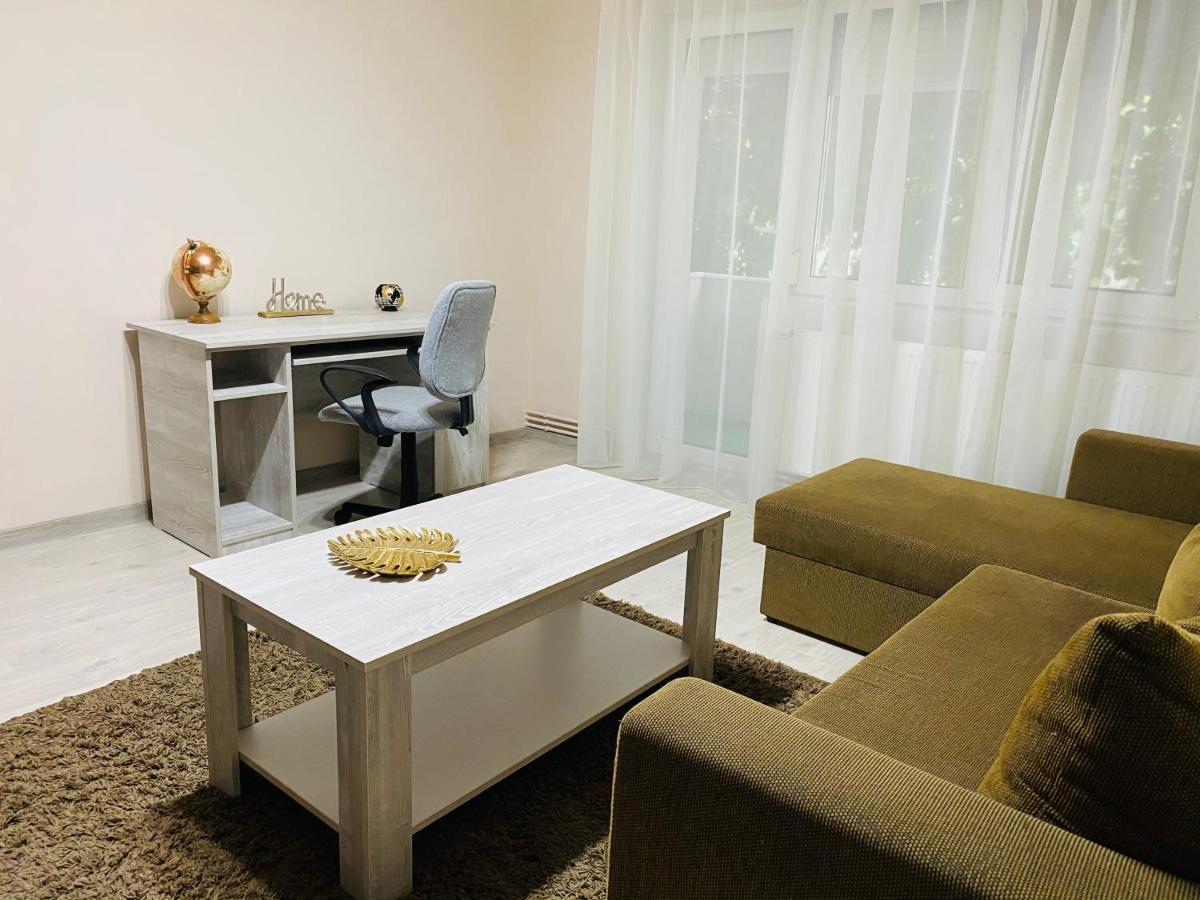 Sellada Apartament - Free Private Parking,Ac,Wi-Fi Carei Esterno foto