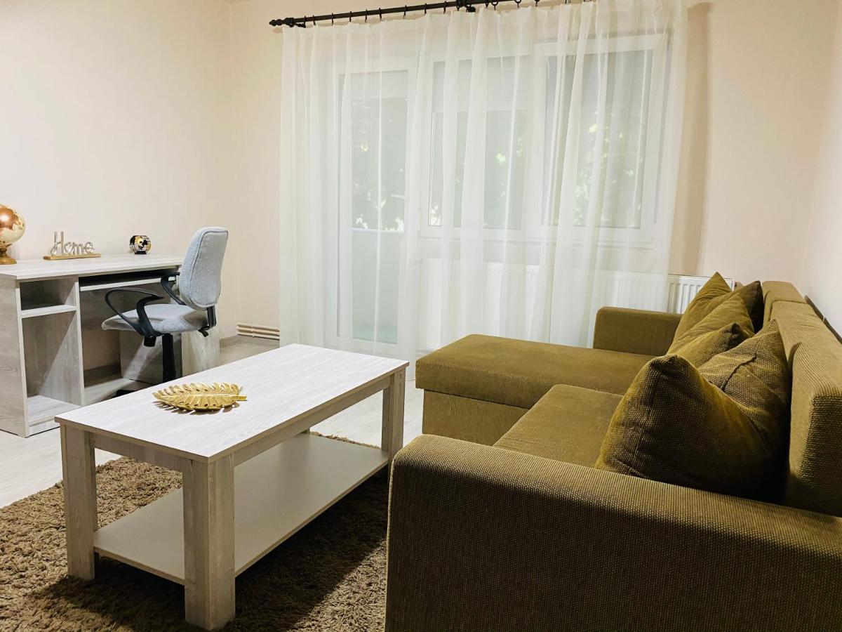 Sellada Apartament - Free Private Parking,Ac,Wi-Fi Carei Esterno foto